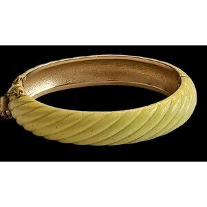 TRIFARI CANARY YELLOW  ENAMEL HINGED BANGLE BRACELET 1960s Vintage 7" EUC RARE